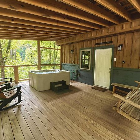 Bigfoots Hideaway Cabin ガトリンバーグ エクステリア 写真