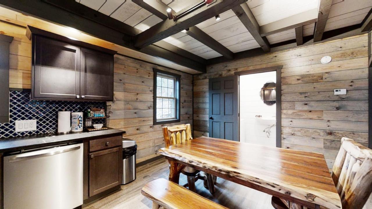 Bigfoots Hideaway Cabin ガトリンバーグ エクステリア 写真