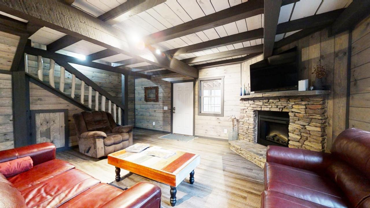 Bigfoots Hideaway Cabin ガトリンバーグ エクステリア 写真