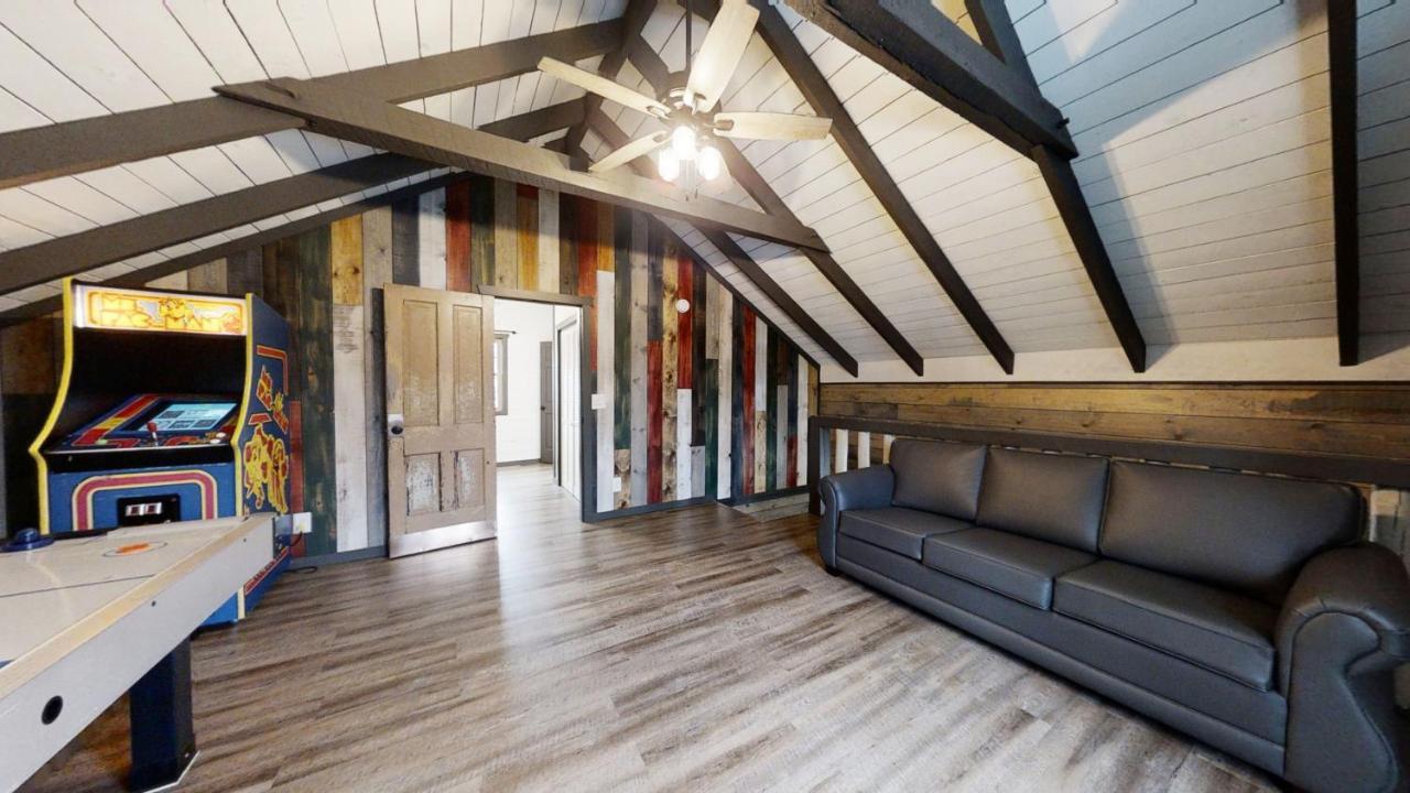 Bigfoots Hideaway Cabin ガトリンバーグ エクステリア 写真