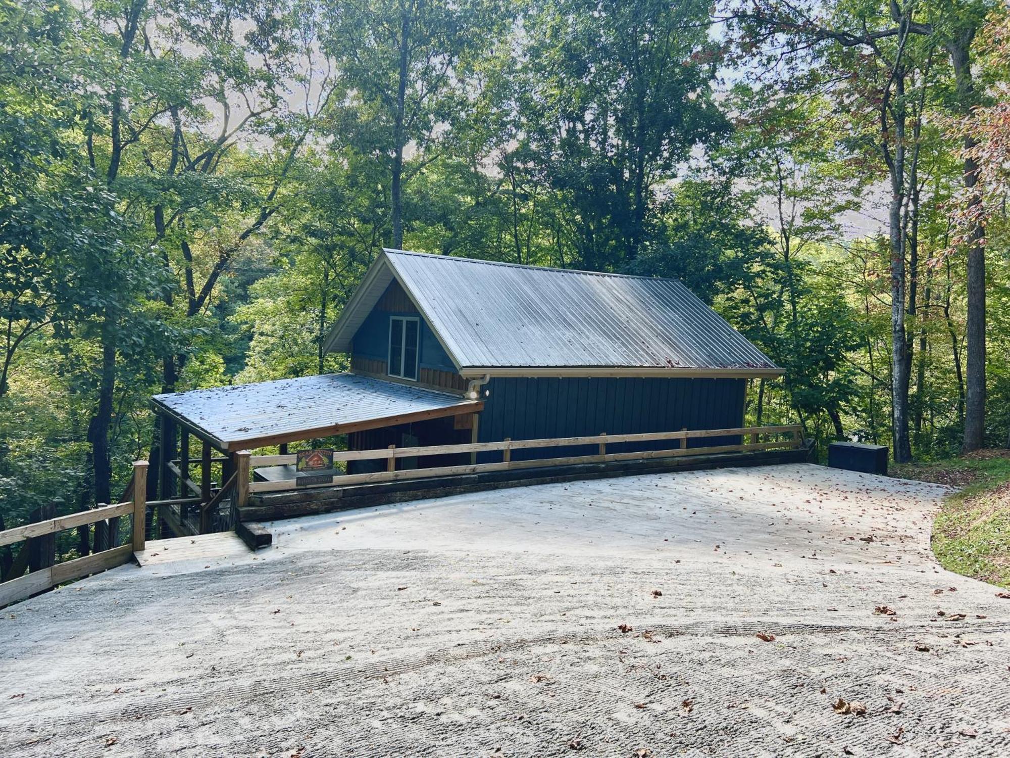 Bigfoots Hideaway Cabin ガトリンバーグ エクステリア 写真